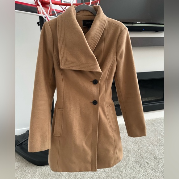 Women’s Camel Coat - Picture 2 of 4